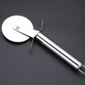 Stainless steel single round pizza cutter