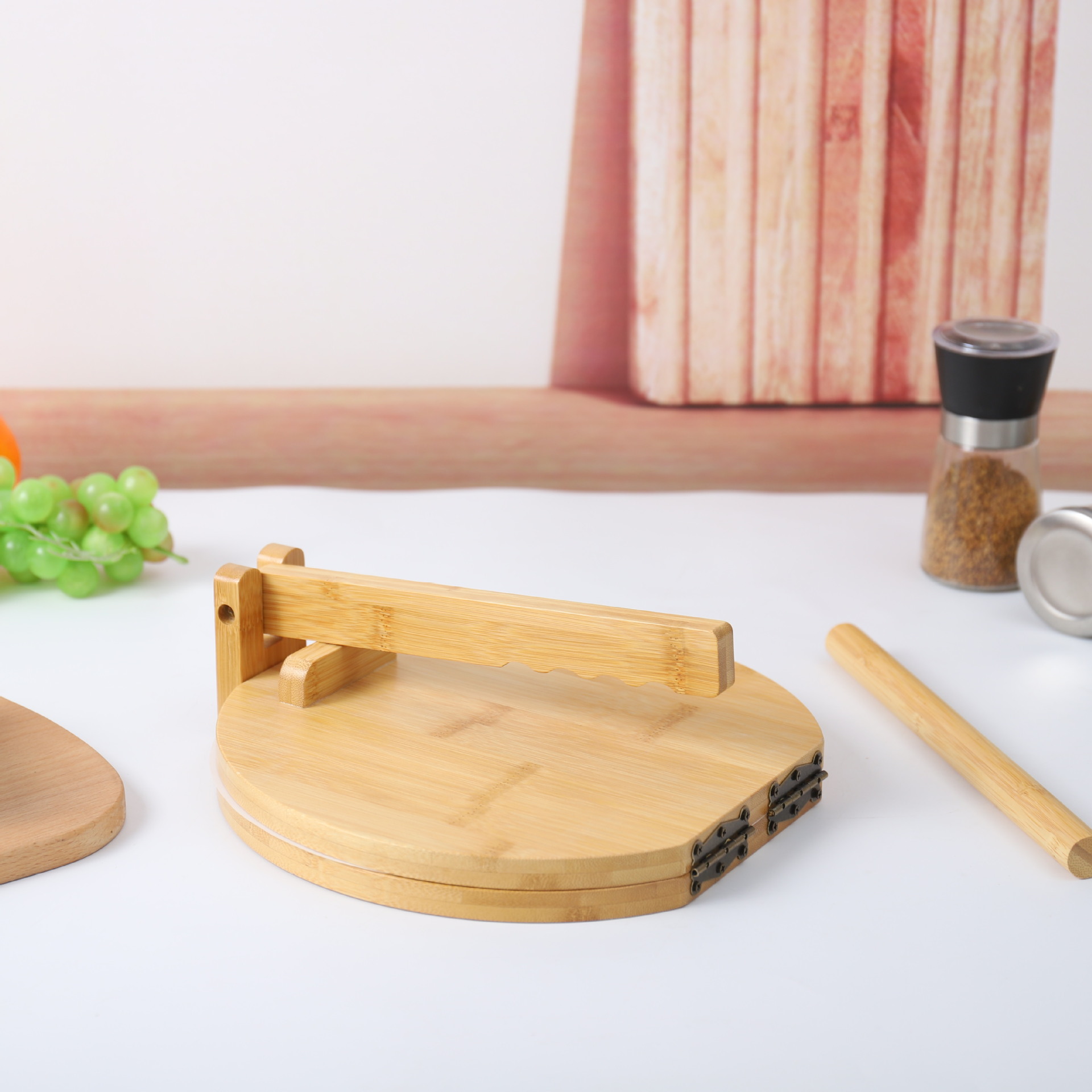 Creative Simple Round Wooden Cake Pressing Machine