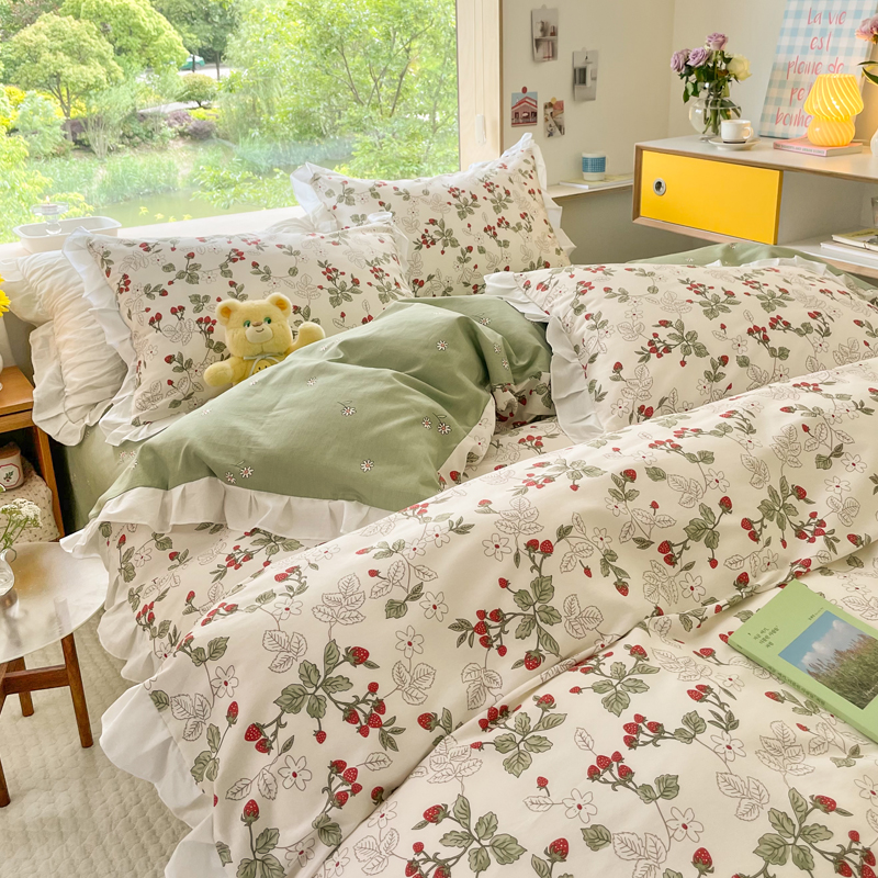 Small Floral Cotton Four-piece Bed Princess Style - Image 11