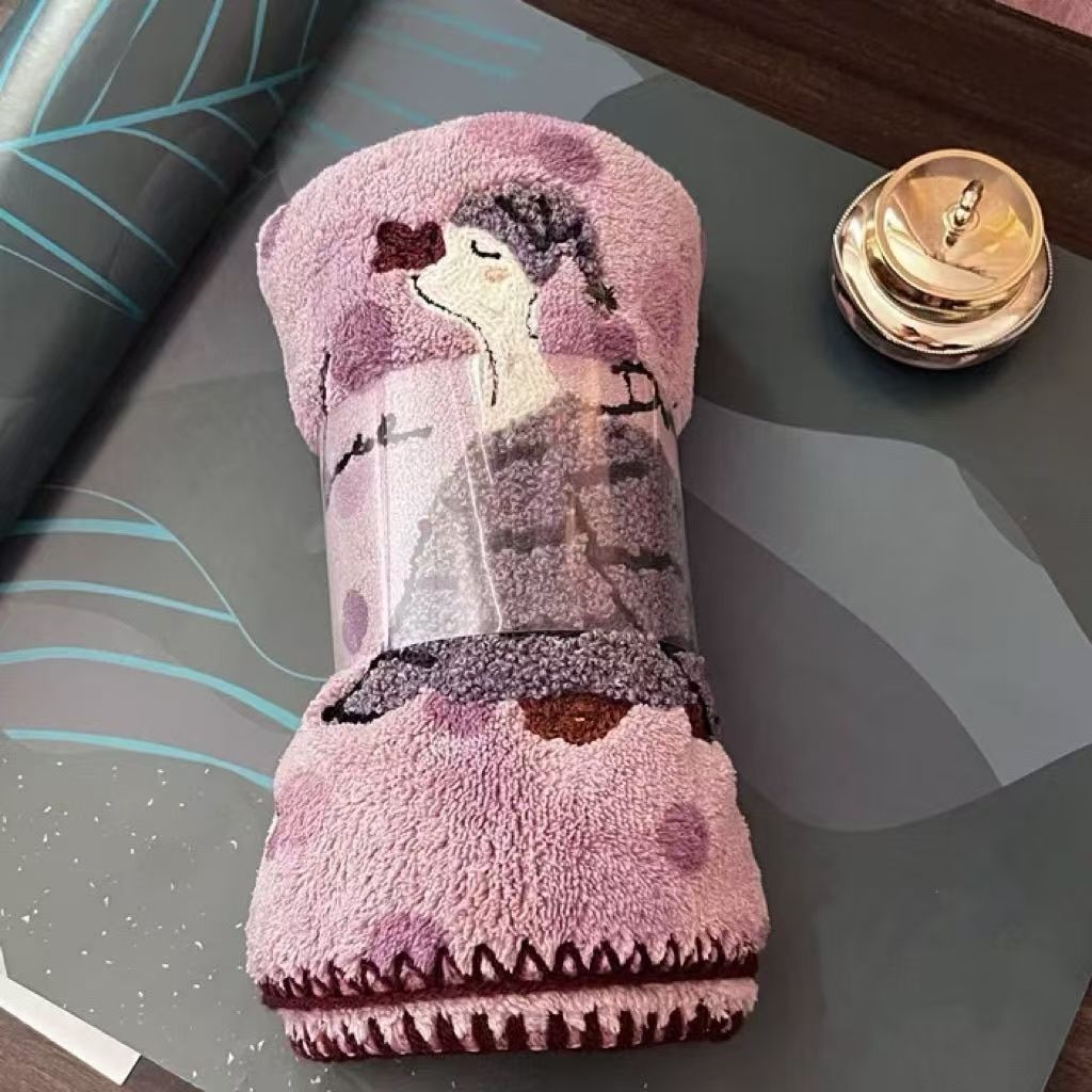 Thickened Oversized Towel With Embroidered Border And Printed Design